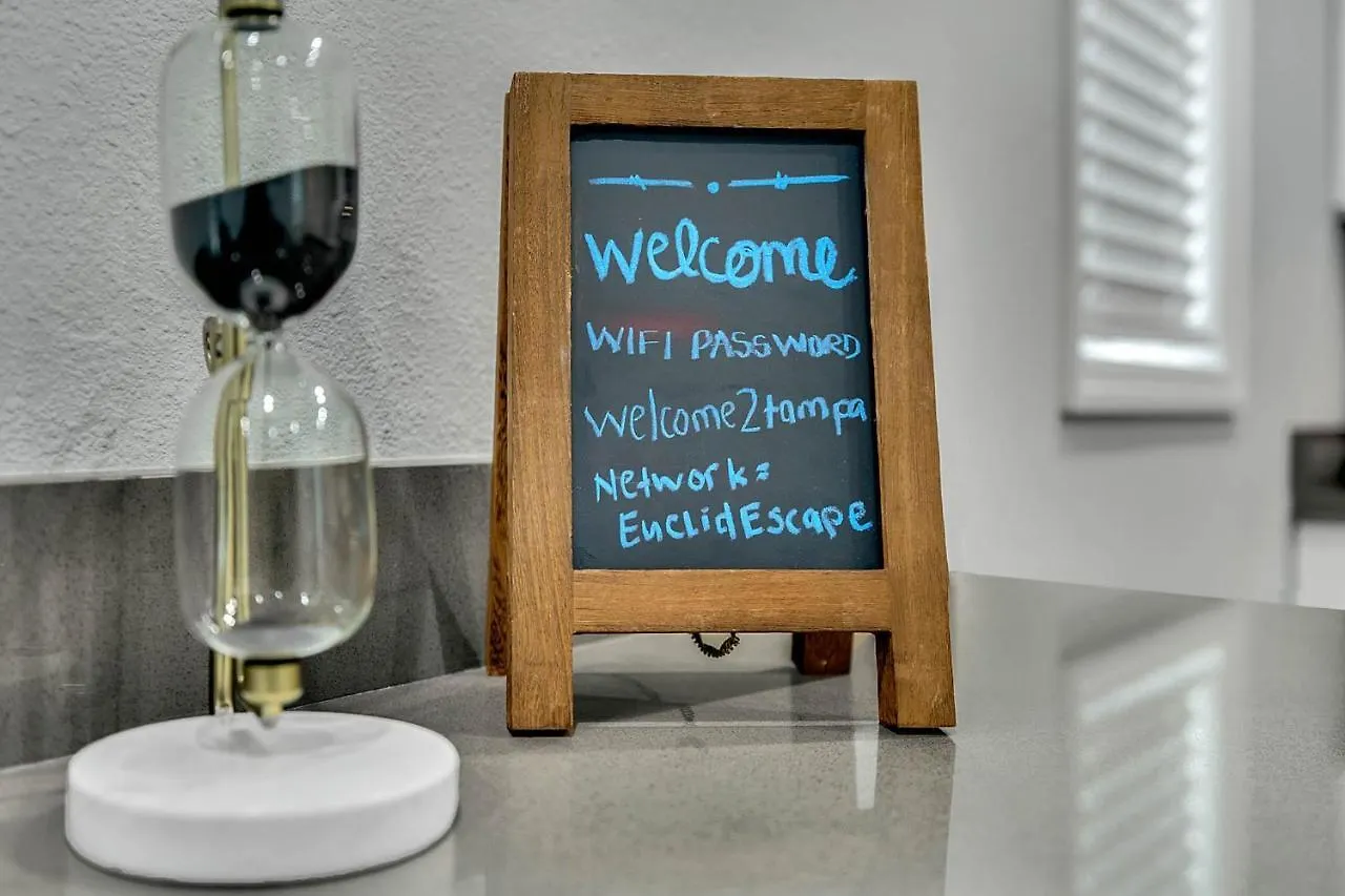 New 1/1 :Loft Minutes From Heart Of Tampa -Unit C Apartment