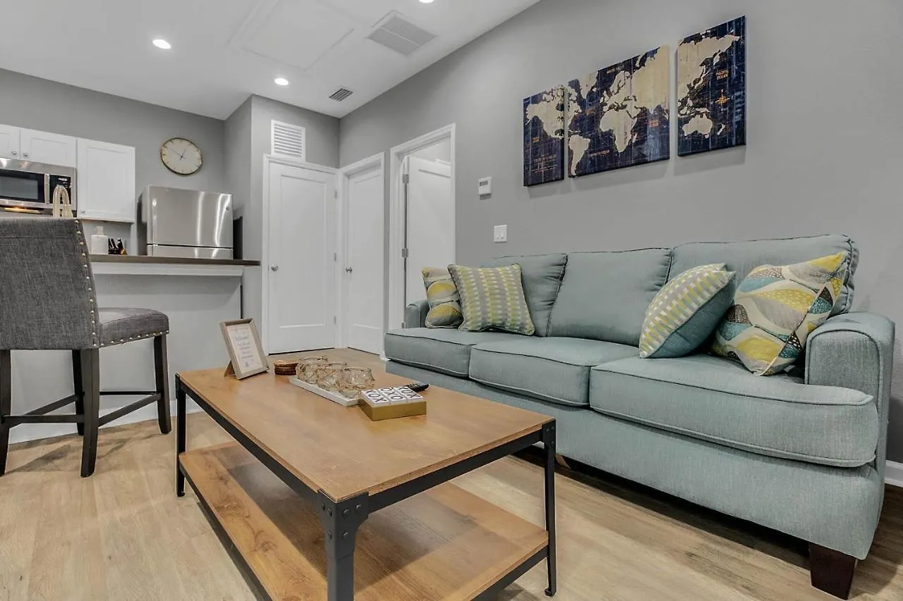 New 1/1 :Loft Minutes From Heart Of Tampa -Unit C Apartment