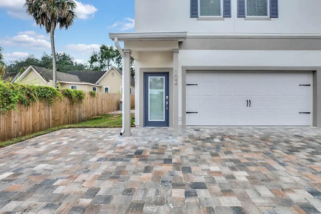 New 1/1 :Loft Minutes From Heart Of Tampa -Unit C Apartment