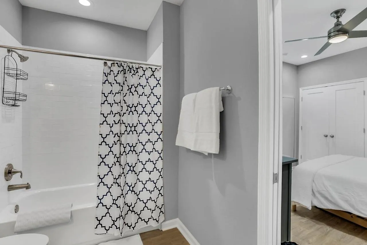 New 1/1 :Loft Minutes From Heart Of Tampa -Unit C Apartment