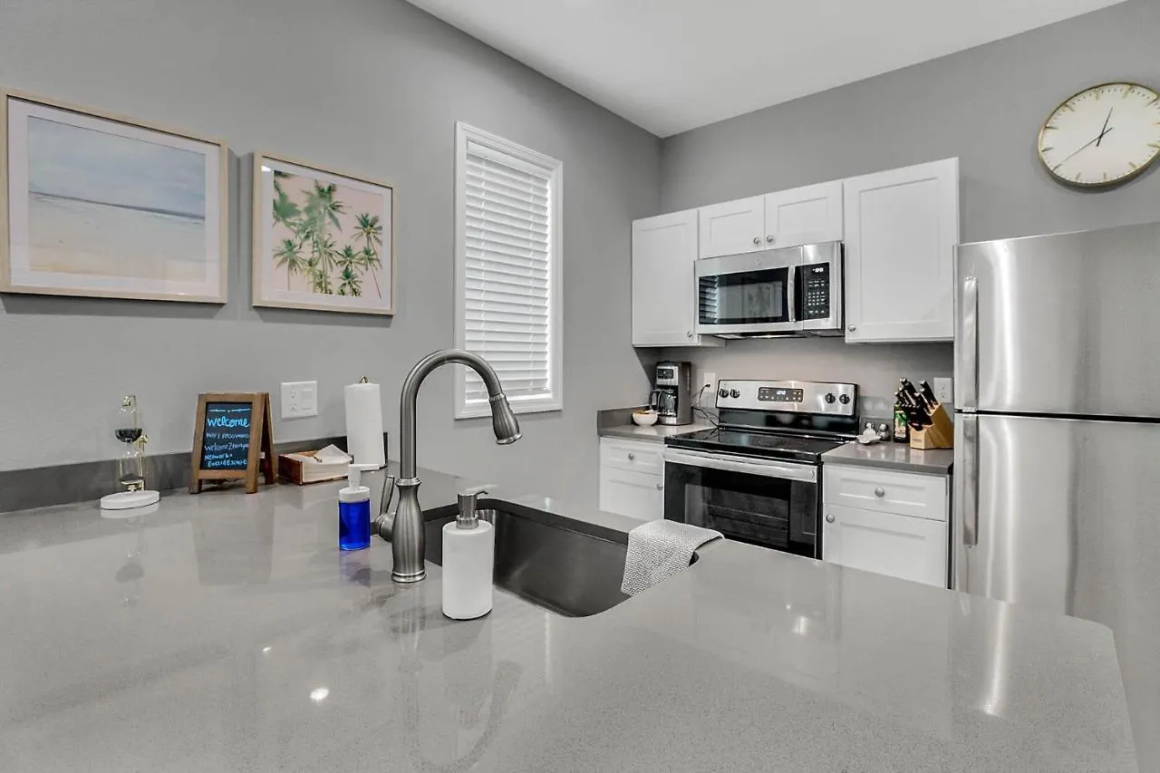New 1/1 :Loft Minutes From Heart Of Tampa -Unit C Apartment 0*,  United States