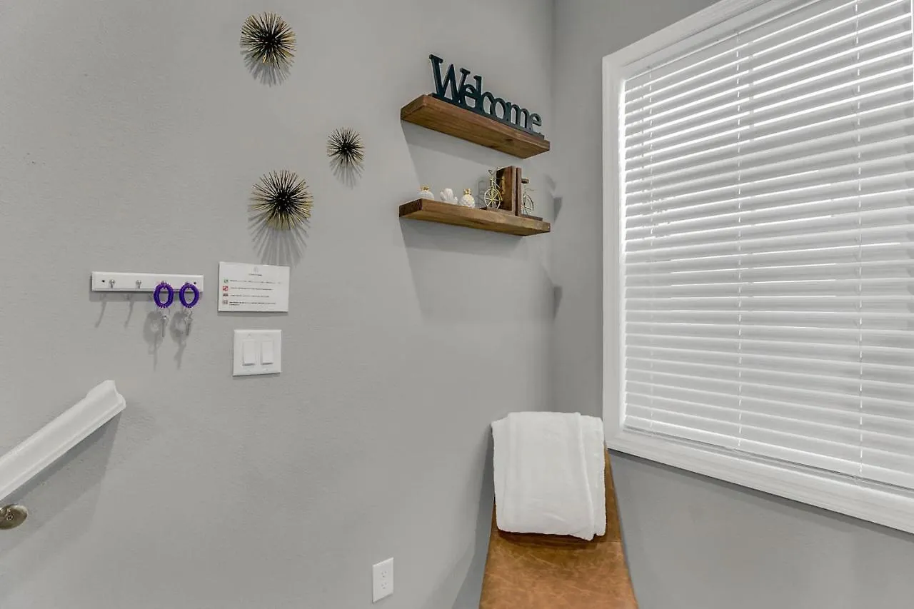 New 1/1 :Loft Minutes From Heart Of Tampa -Unit C Apartment United States