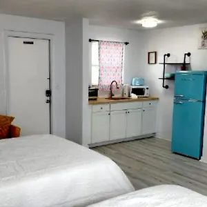 Pineapple Shores Unit 1 Apartment Daytona Beach